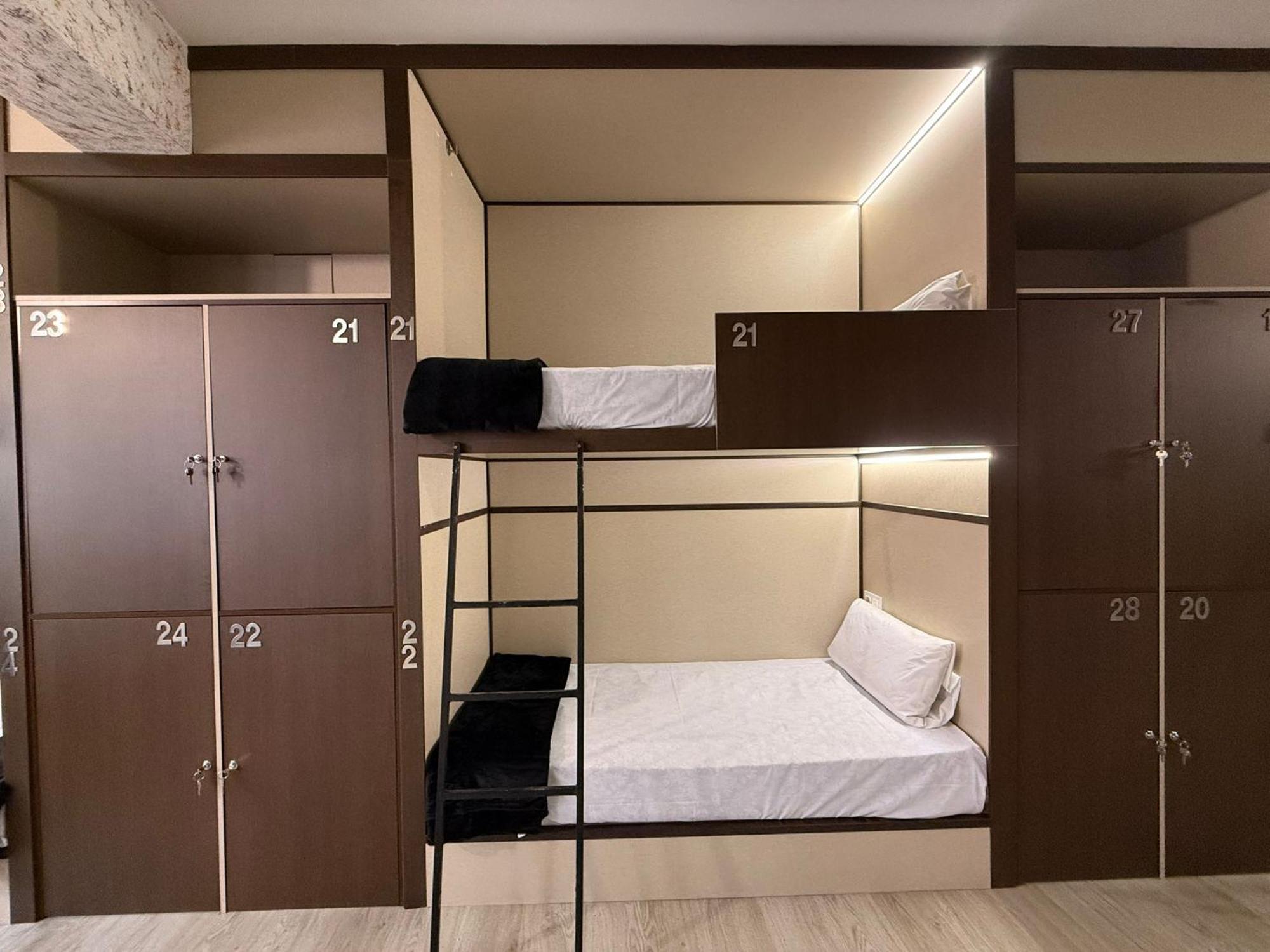 Hostel Tkh-Rooms Mate Madrid Ngoại thất bức ảnh