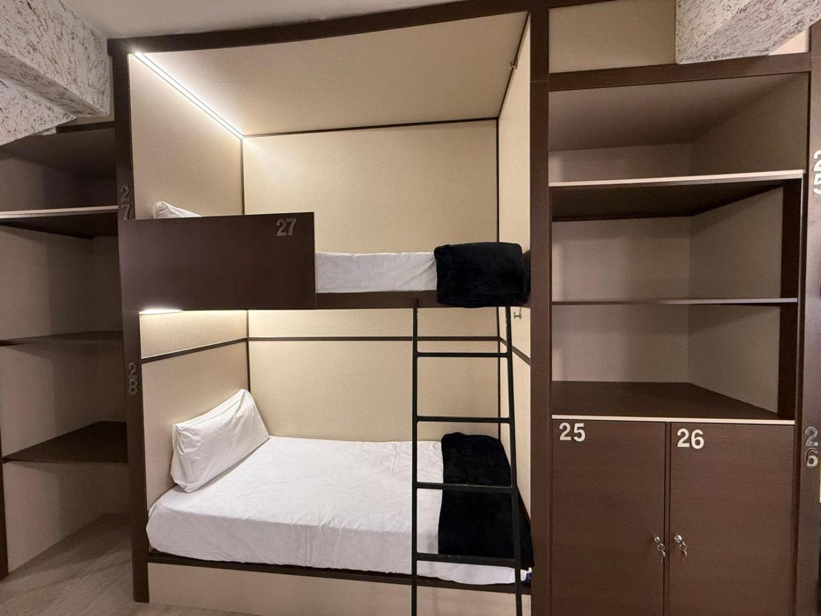 Hostel Tkh-Rooms Mate Madrid Ngoại thất bức ảnh