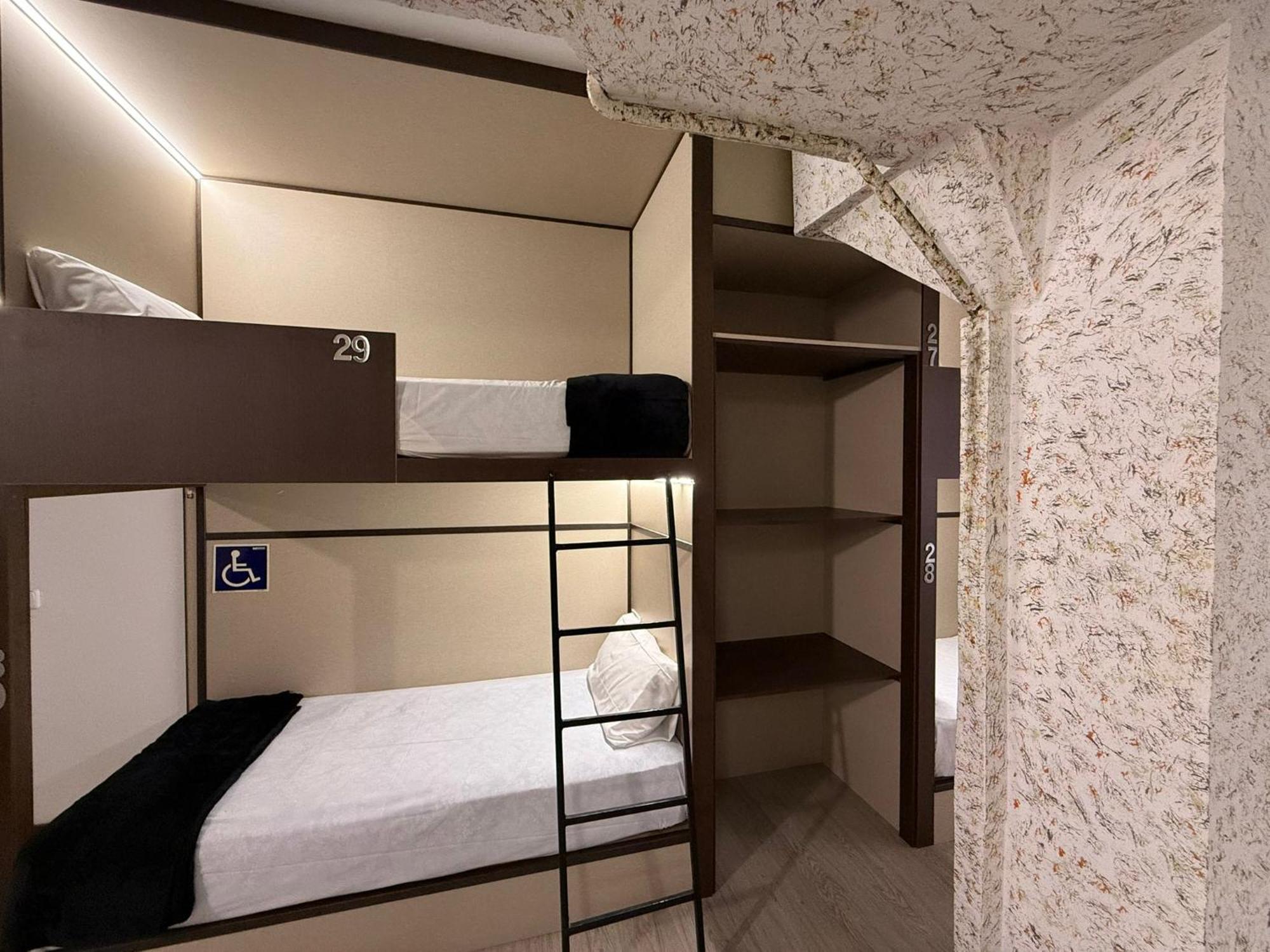 Hostel Tkh-Rooms Mate Madrid Ngoại thất bức ảnh