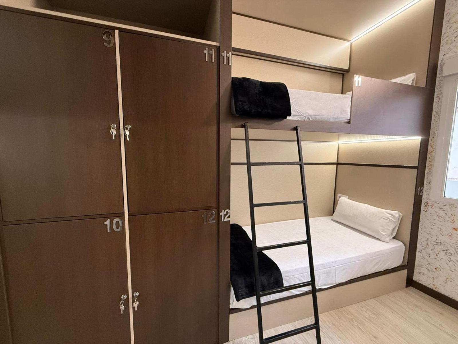 Hostel Tkh-Rooms Mate Madrid Ngoại thất bức ảnh