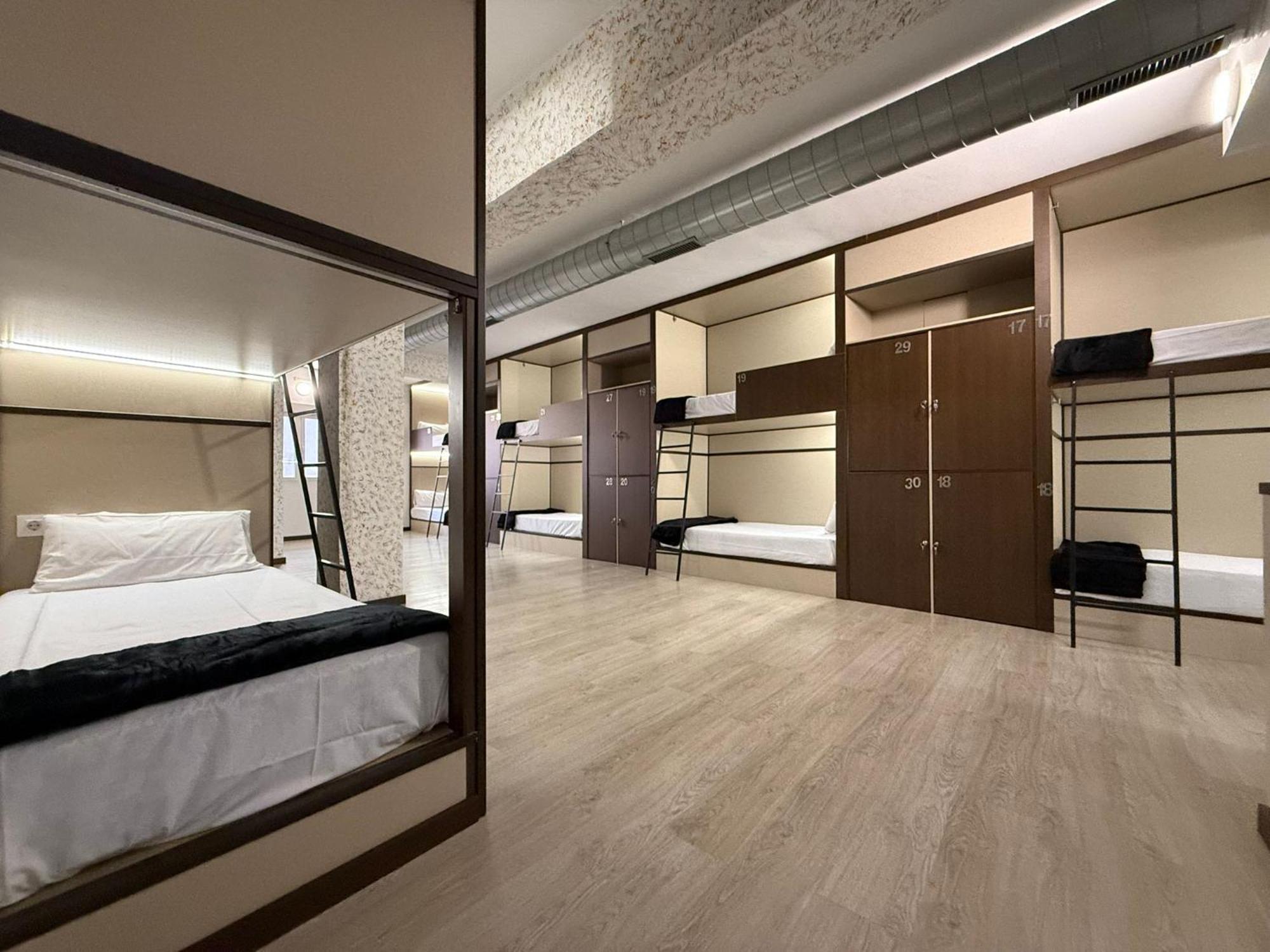 Hostel Tkh-Rooms Mate Madrid Ngoại thất bức ảnh